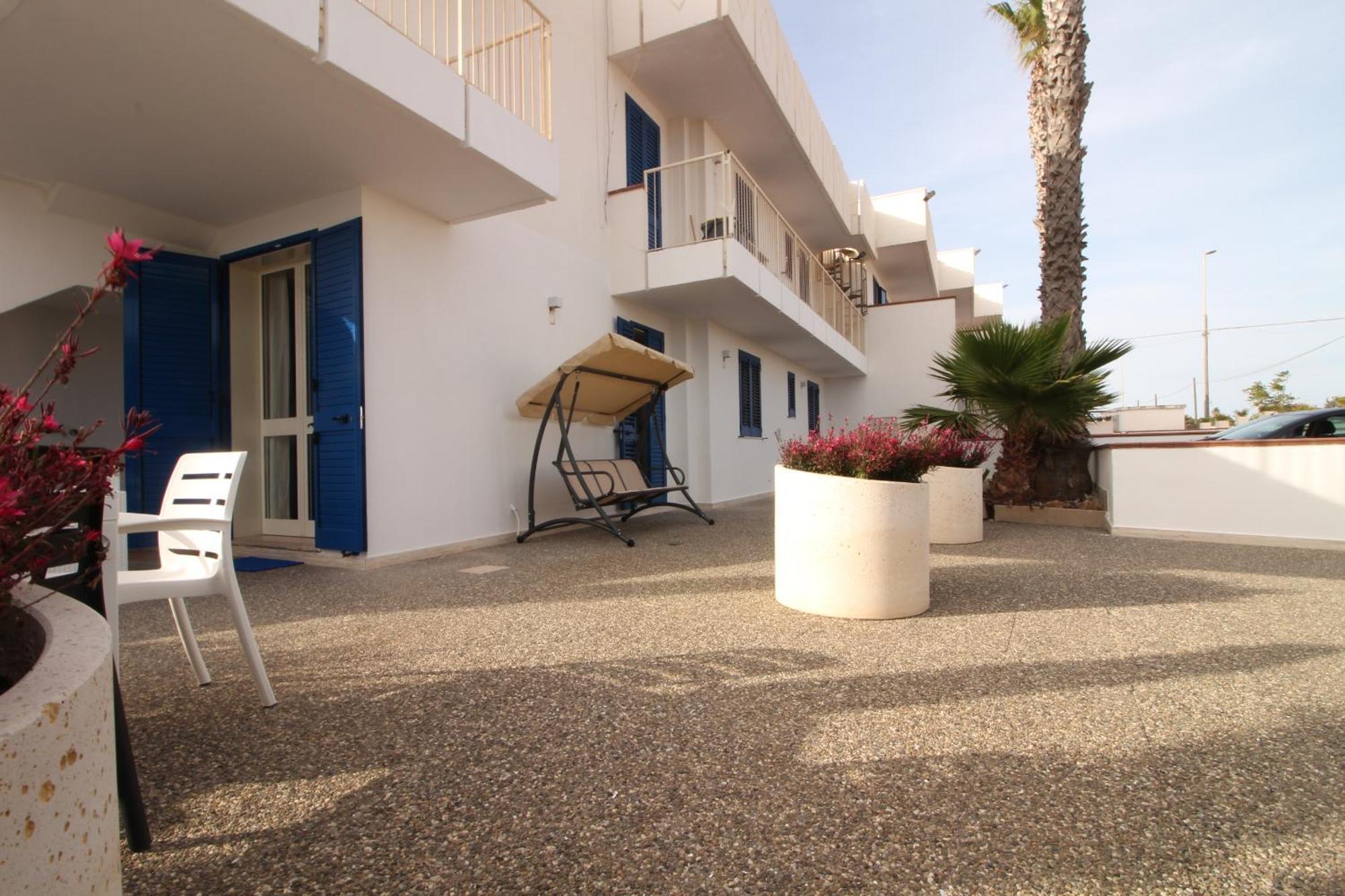Residence Mare Azzurro トッレ・サン・ジョヴァンニ・ウジェント エクステリア 写真