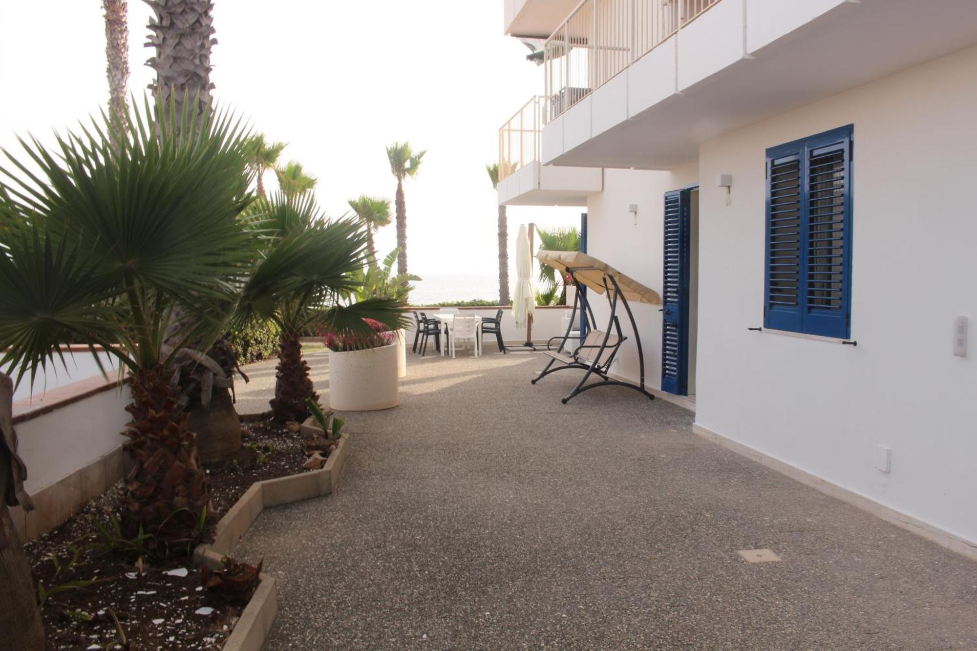 Residence Mare Azzurro トッレ・サン・ジョヴァンニ・ウジェント エクステリア 写真
