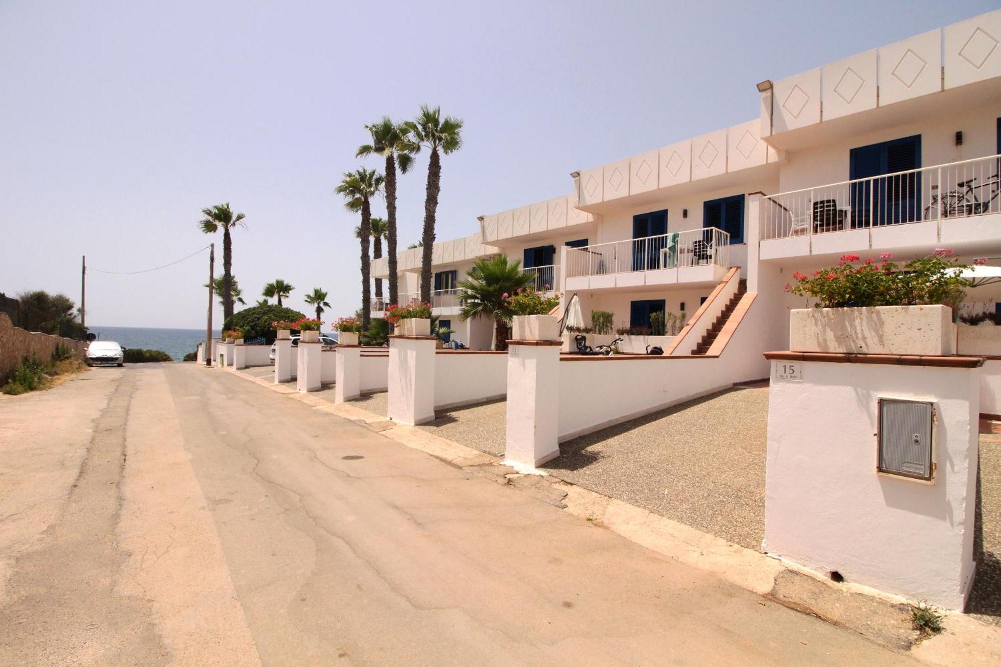 Residence Mare Azzurro トッレ・サン・ジョヴァンニ・ウジェント エクステリア 写真